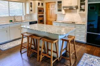 Spicewood Treehouse - 2