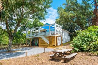 808 E Ashley - The Board and Batten - 3 Bedrooms near Ocean - 9