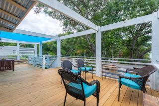 808 E Ashley - The Board and Batten - 3 Bedrooms near Ocean - 6