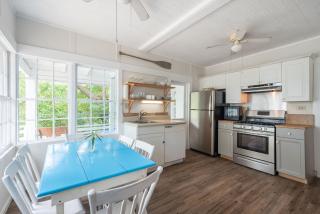 808 E Ashley - The Board and Batten - 3 Bedrooms near Ocean - Folly Beach - 4