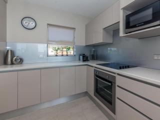 Shoalhaven 4 28 Voyager Cl - waterfront unit with stunning views and Wifi - Nelson Bay - 2