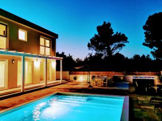 Villa OLIVIA - new and modern house with pool, souna, jacuzzi & playground, Ližnjan - Istra - Ližnjan - 5