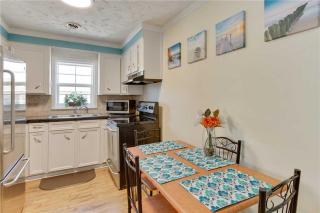23 Center St - Sunny Side Up - Upstairs Apartment - Folly Beach - 6