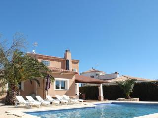 Villa Nerea with air conditioning & private swimming pool only 400m to the beach ideal for families - L'Ametlla de Mar - 0