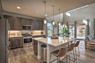 Ski and Hike Home with Hot Tub and Gas Grill in Granby - Granby - 1
