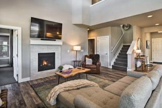 Ski and Hike Home with Hot Tub and Gas Grill in Granby - Granby - 7