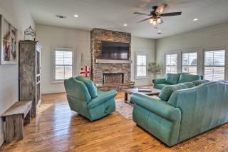 Pool, Hot Tub and Game Room Schulenburg Retreat - Schulenburg - 8