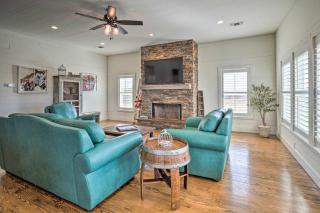 Pool, Hot Tub and Game Room Schulenburg Retreat - Schulenburg - 6