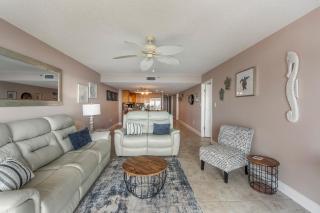 Direct Beach Views Family Friendly Las Brisas #205 - 3