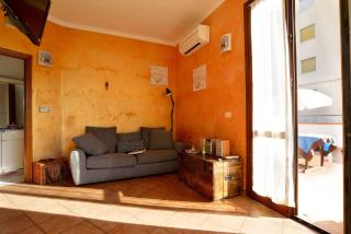 Casa con grande terrazza, AC, wifi, posto auto e vicino al mare - 6