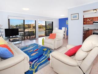 Courtney Cove 1 Comfortable Two Bedroom Apartment on Mooloolaba Canal - Mooloolaba - 7