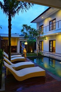 Puri Warung Villa & Guest House - 0