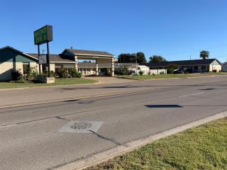 Regency Inn - Gatesville - 9