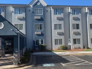 Microtel Inn by Wyndham Charlotte Airport - Charlotte - 4