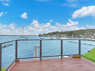 The Boat House Absolute Waterfront and Jetty - Morisset East - 0