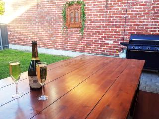 Beach & Pines Glenelg - 9