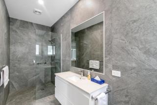 Black Dolphin Waterfront Apartment - San Remo - 5