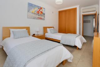 3-Bedroom Apt Sleeps 6 Pool Gym & Jacuzzi - 5