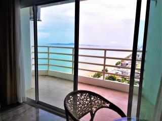 Beach Condo with Stunning Sea Views - Sleeps 2 - 6