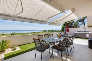 Beachfront villas with hot tubs Sun Garden - Privlaka - 8