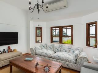 Abbotts Hill - Malmesbury - 1