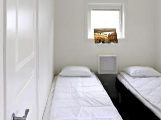 8 person holiday home in TRÄSLÖVSLÄGE - Träslövsläge - 1