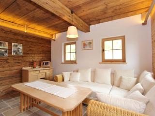 Chalet on the ski slope in St Johann in Tyrol - Apfeldorf - 0