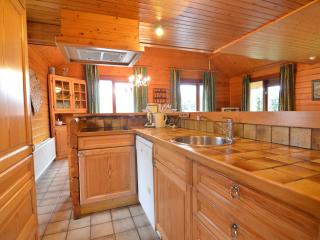 A wooden chalet located in a quiet and green - Ovifat - 1