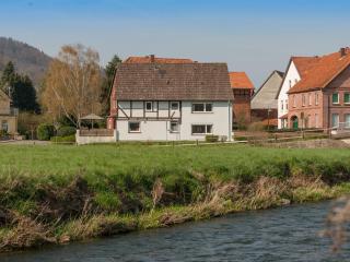 Holiday Home in Amelgatzen with Terrace - Emmerthal - 9