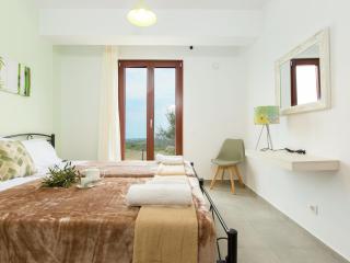 Villa in Arkadi with pool and deck chairs - Kiriánna - 5