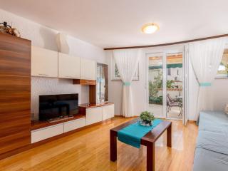 Lovely apartment in Crikvenica with roofed terrace - Crikvenica - 3