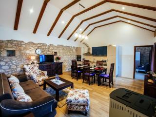 Lovely holiday home with private infinity pool - Kakma - 9