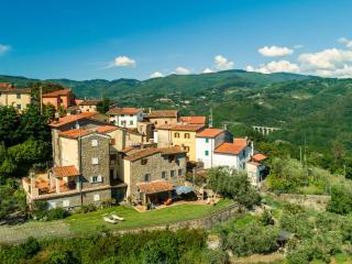 Belvilla by Oyo Villa Luciana - Piteccio - 4