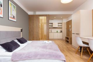 Wolska Residence Apartments with Parking by Noclegi Renters - 3