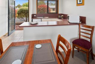 Marsden Court Apartments Now incorporating Marsden Court and Sharonlee Strahan Villas - Strahan - 4