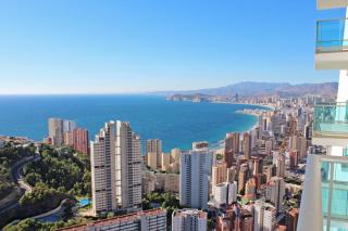 High rise apartment on the 39th floor with private terrace and sea views - 2