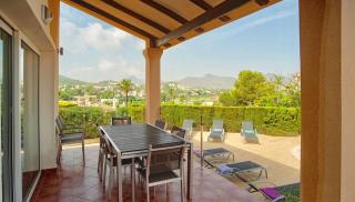 3 Bed House - Sleeps 6 - Pool - Garden - Parking - 3
