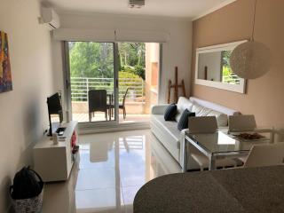 ESPECTACULAR PENTHOUSE CON TERRAZA PARRILLERO Y JACUZZI PROPIO, PREMIADO POR AWARD TERCER AÑO CONSECUTIVO -Edificio Jardins Del Est San Rafael- - 2