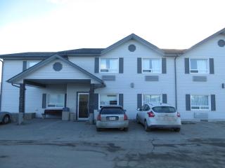 Crossfield Country Inn - Crossfield - 0