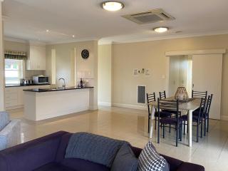 Accommodation on Anderson, Mount Gambier - 5
