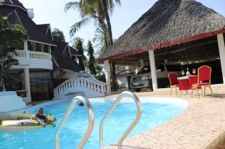 Room in Guest room - A wonderful Beach property in Diani Beach Kenyaa dream holiday place - Mombassa - 2