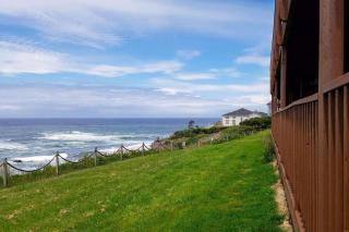 Clarion Inn Surfrider Resort - 3