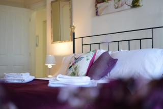 Scarborough Penthouse, private balcony, superb views, lift, reserved free parking - 1