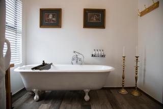 Tarry-Stone Cottages - 2