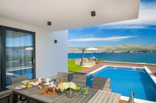 Luxury Beachfront Villa Trogir 1 with private pool, jacuzzi and gym at the beach on Ciovo - Okrug Gornji - Trogir (Traù) - 6