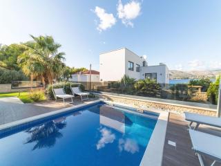 Luxury Beachfront Villa Trogir 2 with private pool, jacuzzi and gym at the beach on Ciovo - Okrug Gornji - Trogir - 8