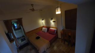 Little Island (Beach Cafe & Guest House) - Mahabalipuram - 8