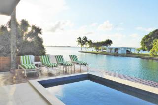 White Turtle Belize, a luxury waterfront villa - 9