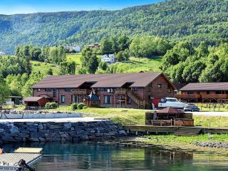 Six-Bedroom Holiday home in Eidsvåg - Eidsvåg - 4