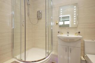 Cumberland Apartments - London - 6
